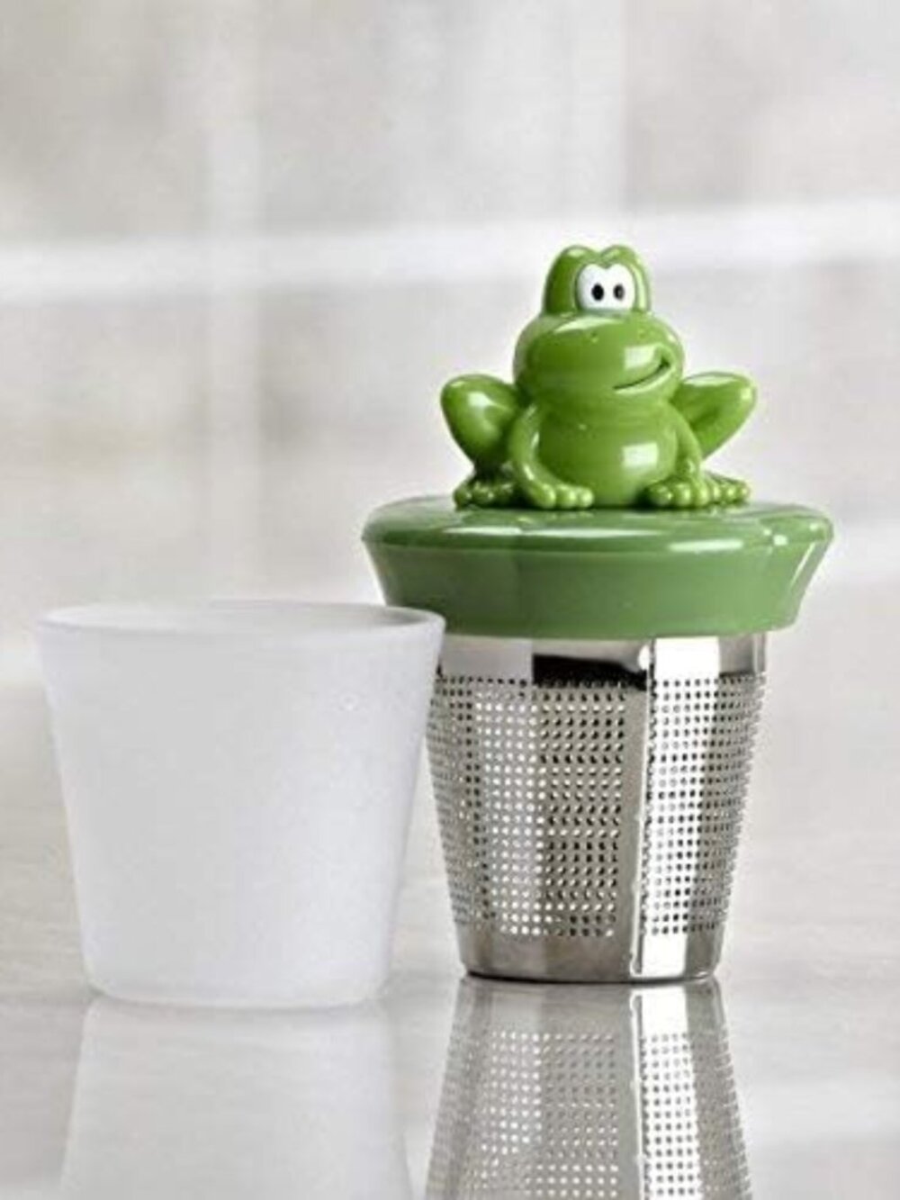 Joie Ribbit Floating Tea Cup Infuser - Picture 3 of 4
